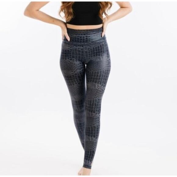 ZYIA Active Gray Armor Light n Tight Legging 28” Size 8-10 - Picture 1 of 6